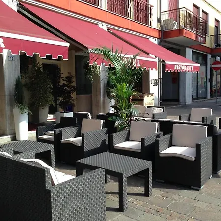 Alla Rosa Hotel 2*